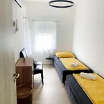 Lator Apartmanhaz דירה
