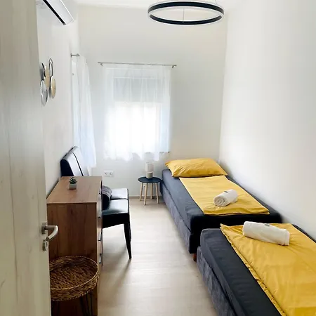 Lator Apartmanhaz شقة