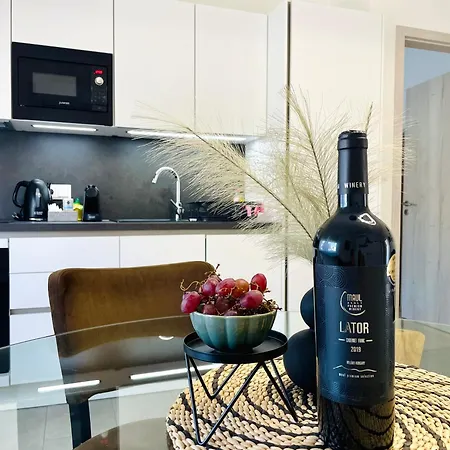 Lator Apartmanhaz