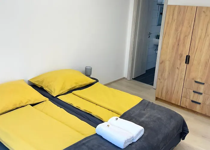 Lator Apartmanhaz *