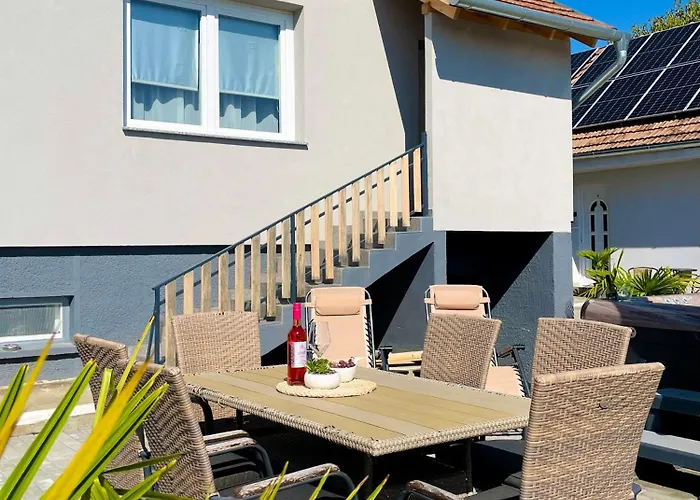 Apartment Lator Apartmanhaz